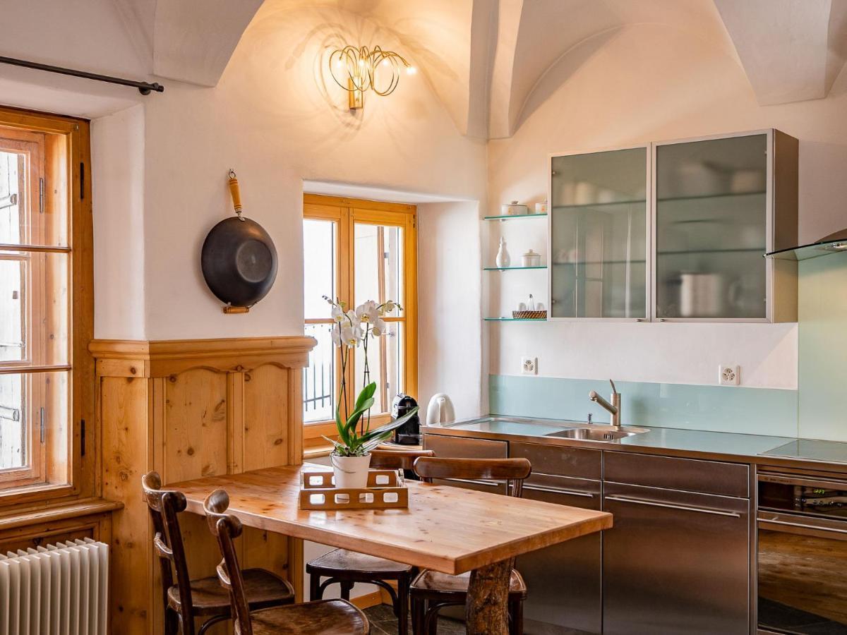 Apartment Chesa Chascharia 1 Samedan Bagian luar foto