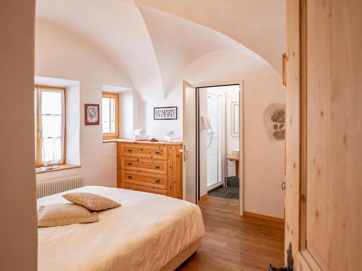Apartment Chesa Chascharia 1 Samedan Bagian luar foto
