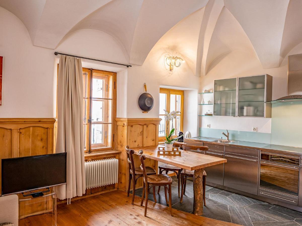 Apartment Chesa Chascharia 1 Samedan Bagian luar foto