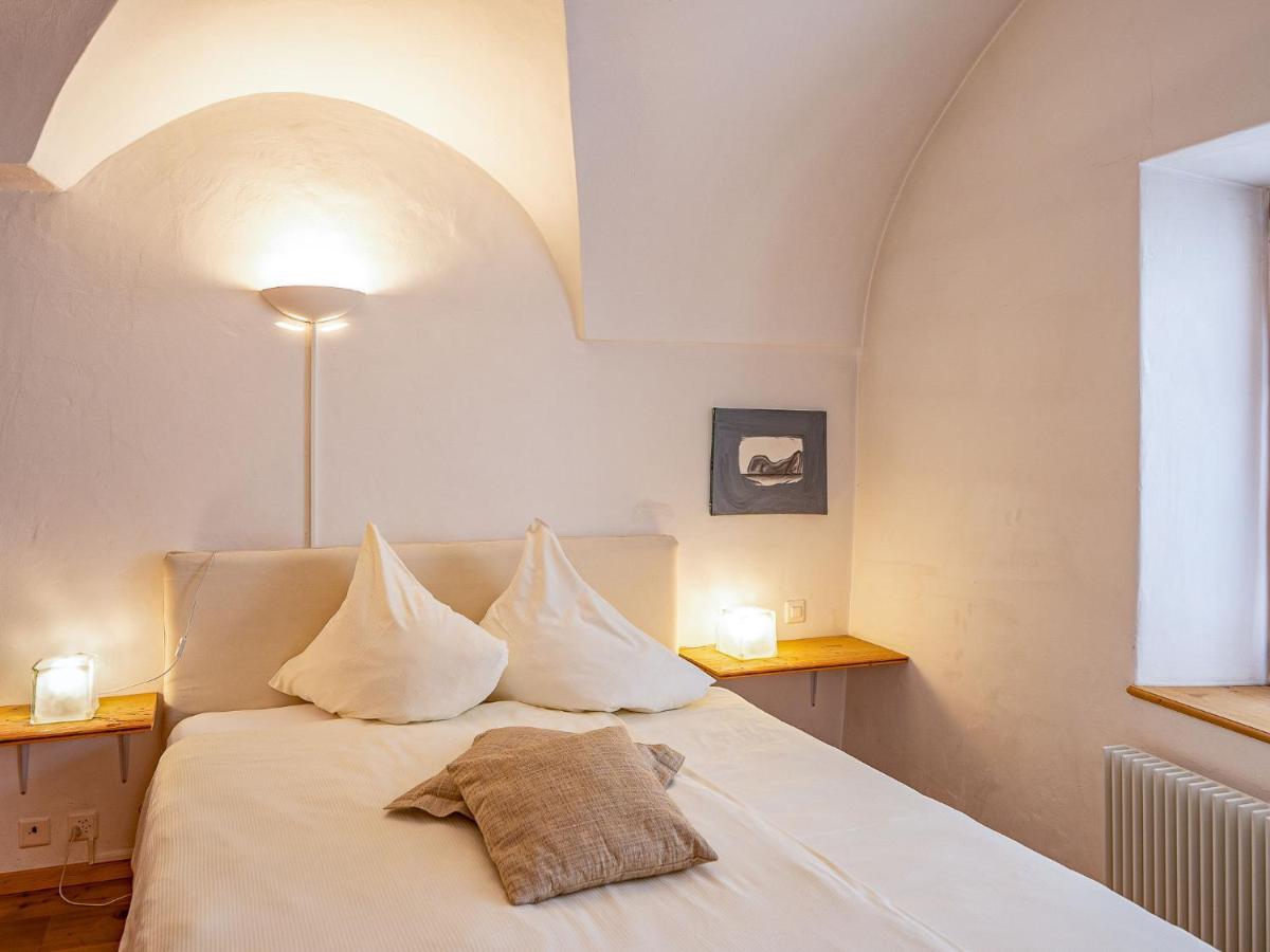 Apartment Chesa Chascharia 1 Samedan Bagian luar foto